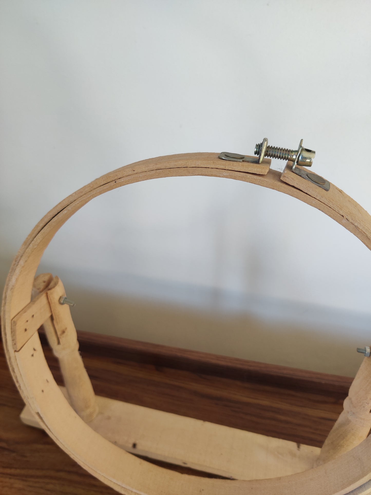 Métier à broder - Tambour à broder de table avec socle