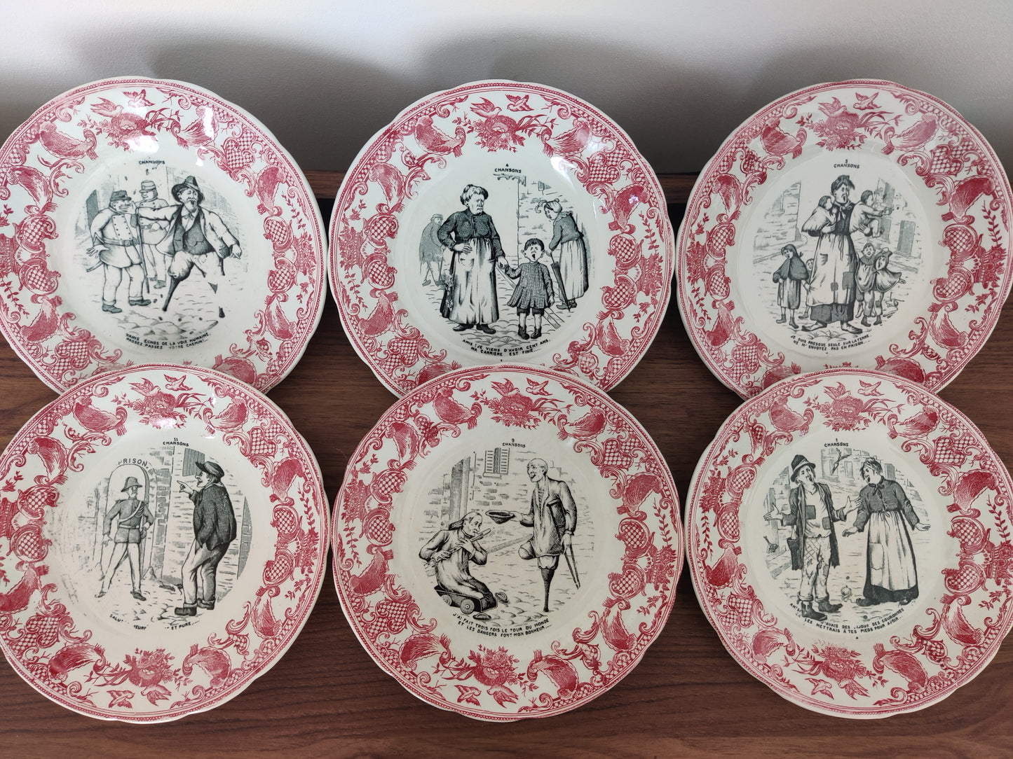 Assiettes en porcelaine de Gien