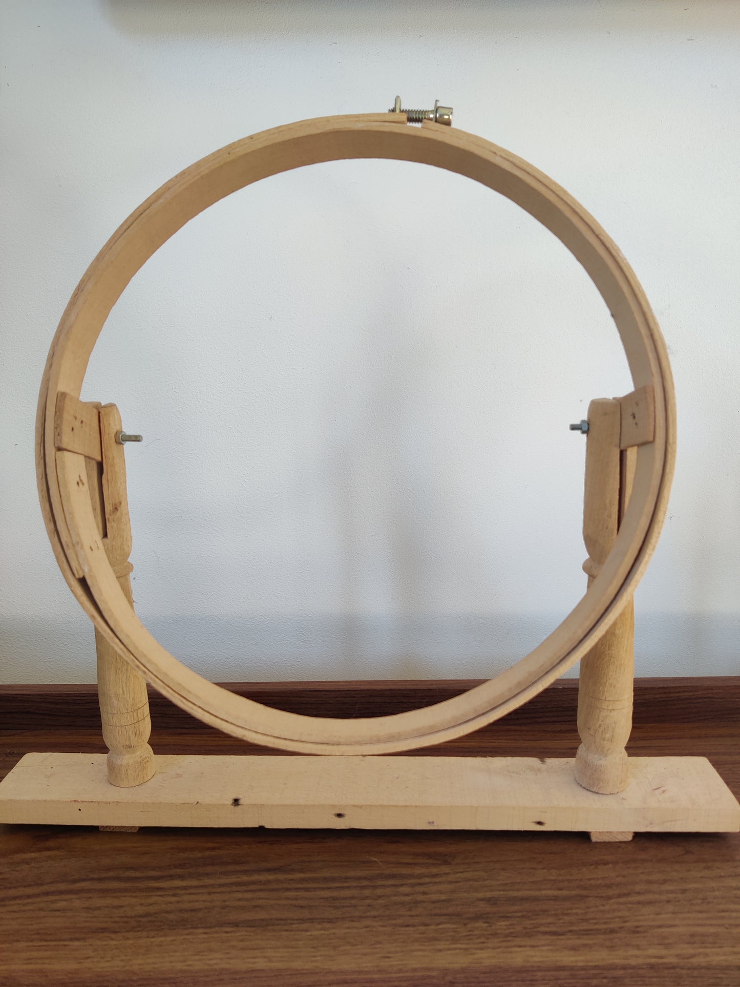 Métier à broder - Tambour à broder de table avec socle